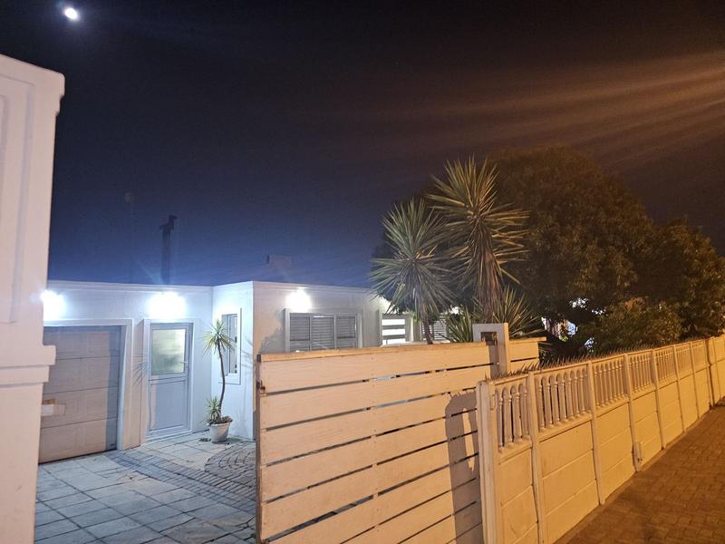 3 Bedroom Property for Sale in Newfields Western Cape